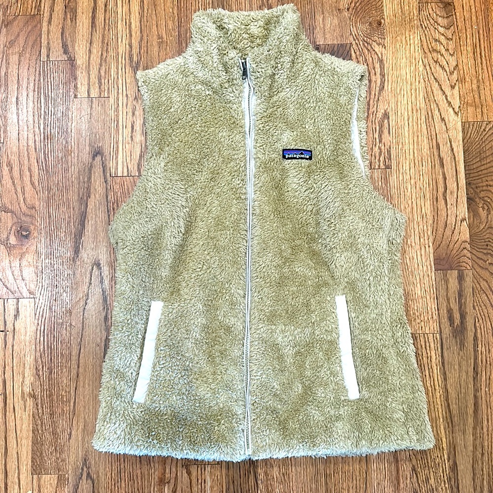 Patagonia Los Gatos best. Size Large. Like new condition